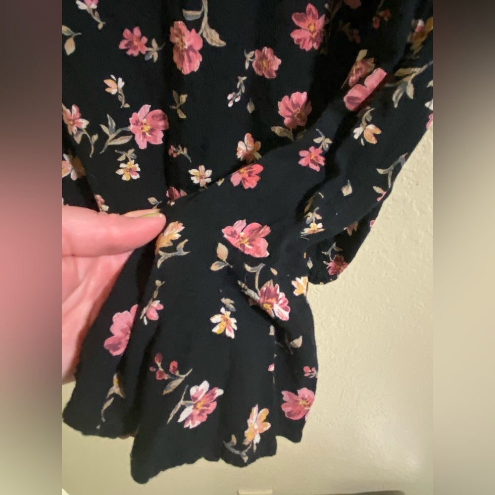 American eagle outfitters floral blouse - Picture 2 of 2